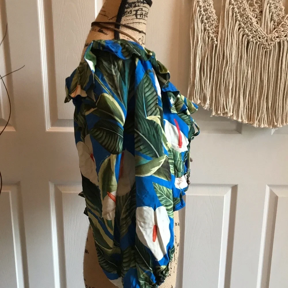 FARM Rio Blue and Green Floral Crop Top - Picture 4 of 9